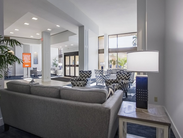 Beautiful Two Bedroom Vacation Rental Condo in Siesta Key